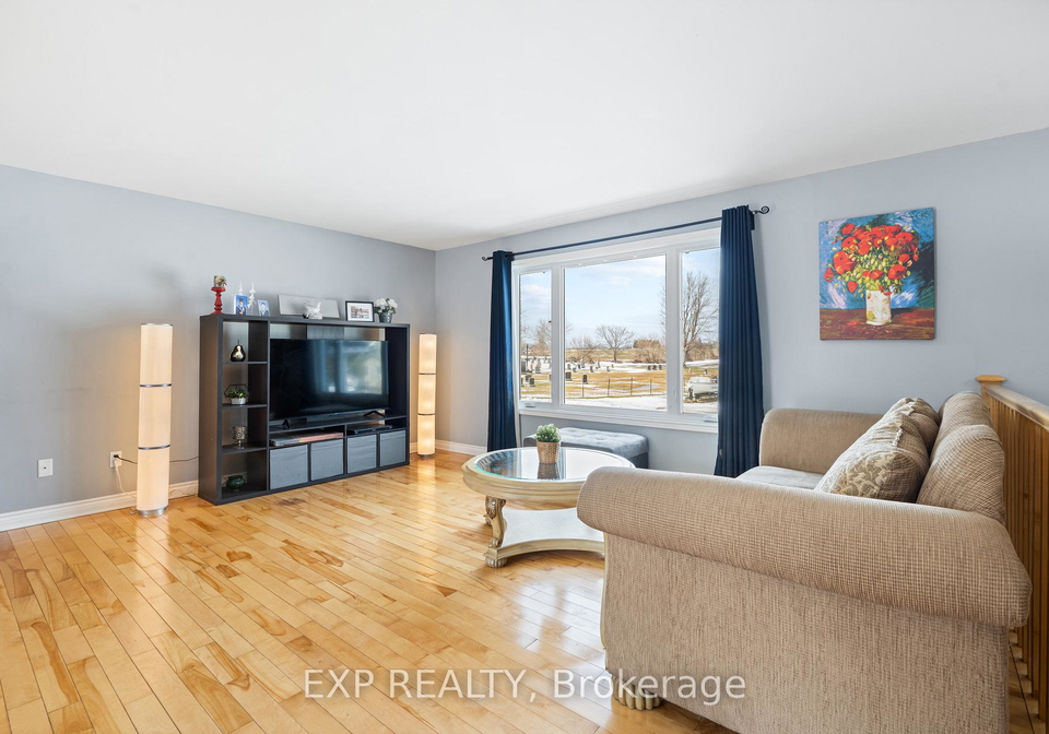 10610-maple-street-north-dundas-ontario-x12922200