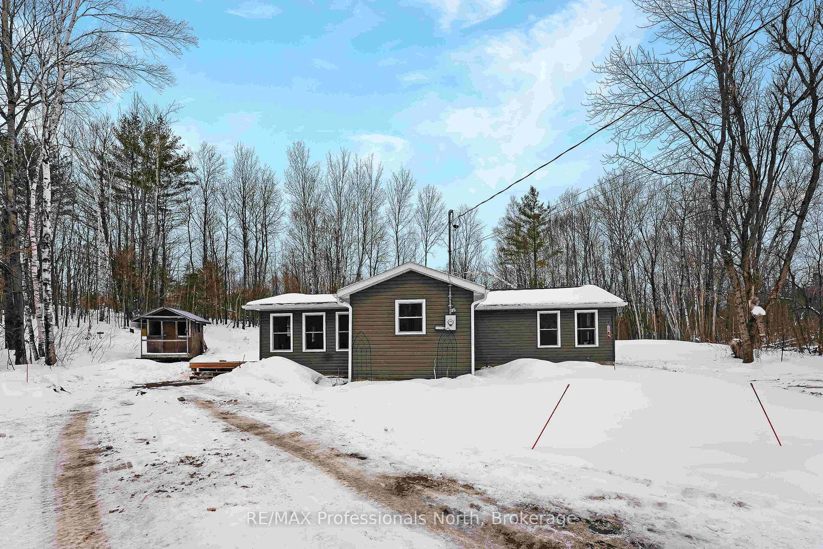 1627-old-donald-road-dysart-et-al-ontario-x12922702