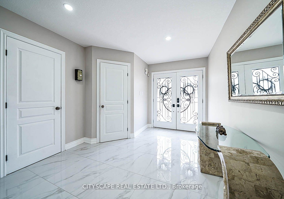 19-staples-lane-hamilton-ontario-x12922860