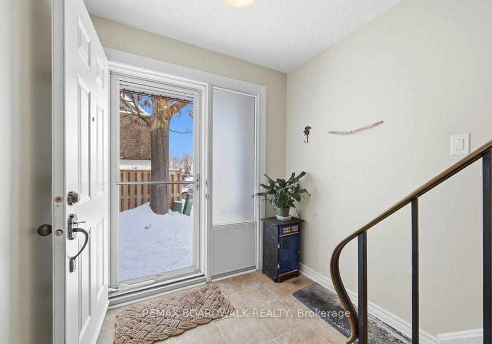837-eastvale-drive-ottawa-ontario-x12923326