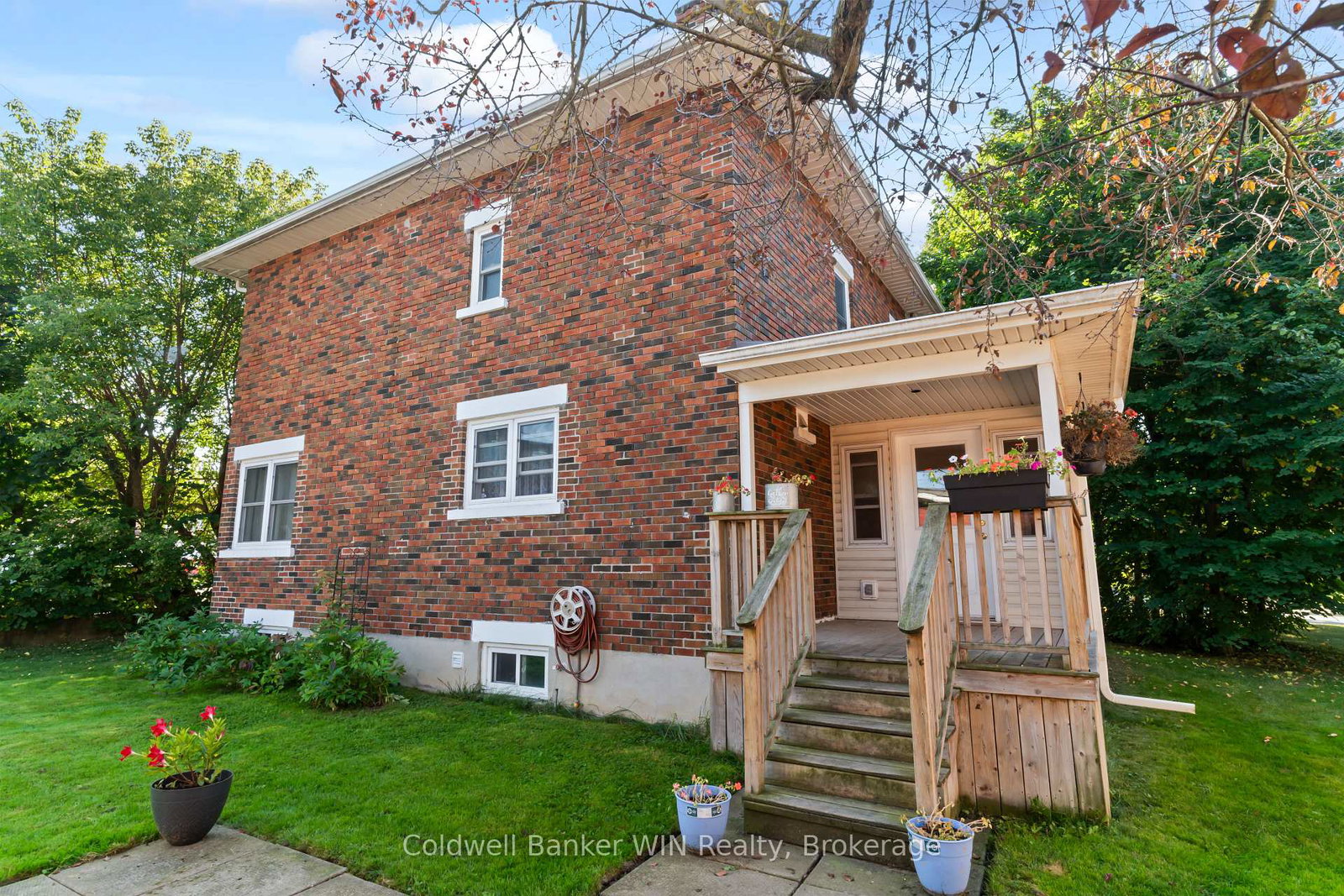121-queen-street-w-wellington-north-ontario-x12923454
