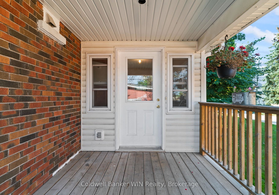 121-queen-street-w-wellington-north-ontario-x12923454