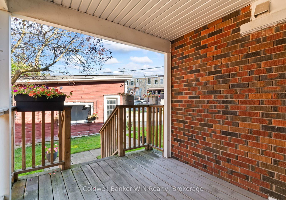 121-queen-street-w-wellington-north-ontario-x12923454