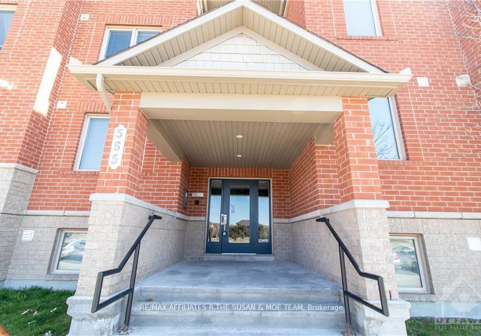 565-stonefield-private-ottawa-ontario-x12924512