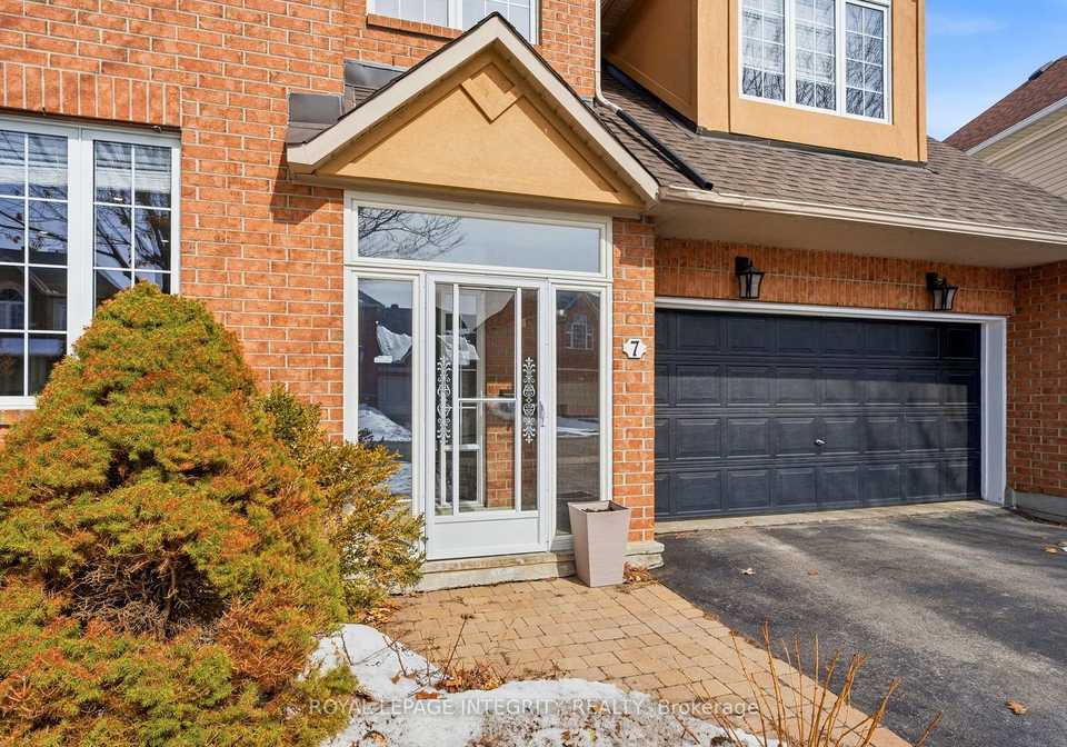 7-len-lunney-crescent-ottawa-ontario-x12924630