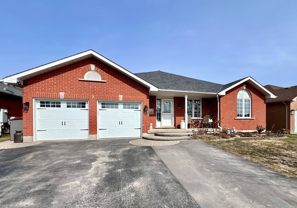 16-hickory-grove-belleville-ontario-x12924816