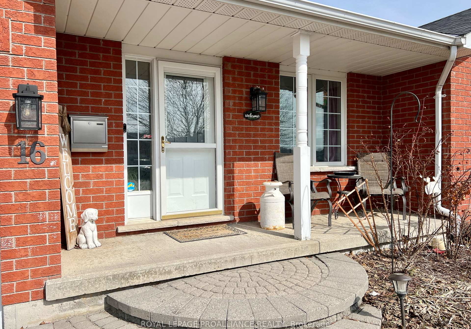 16-hickory-grove-belleville-ontario-x12924816