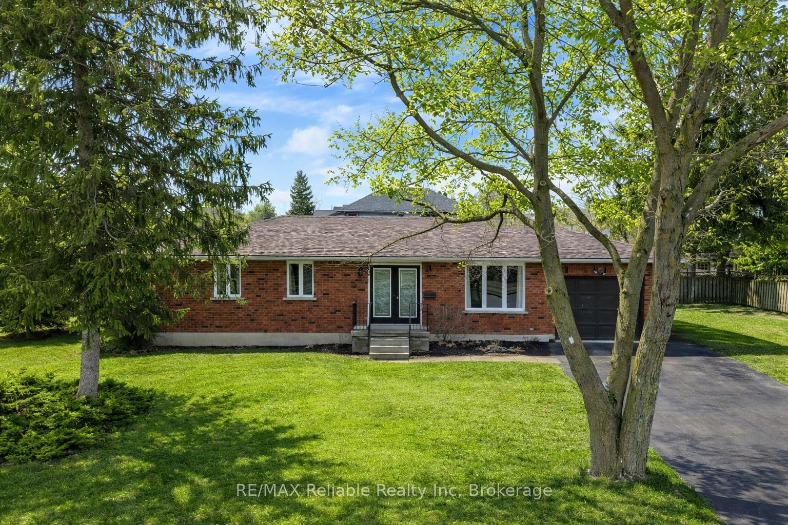 31-cobourg-street-west-perth-ontario-x12924938