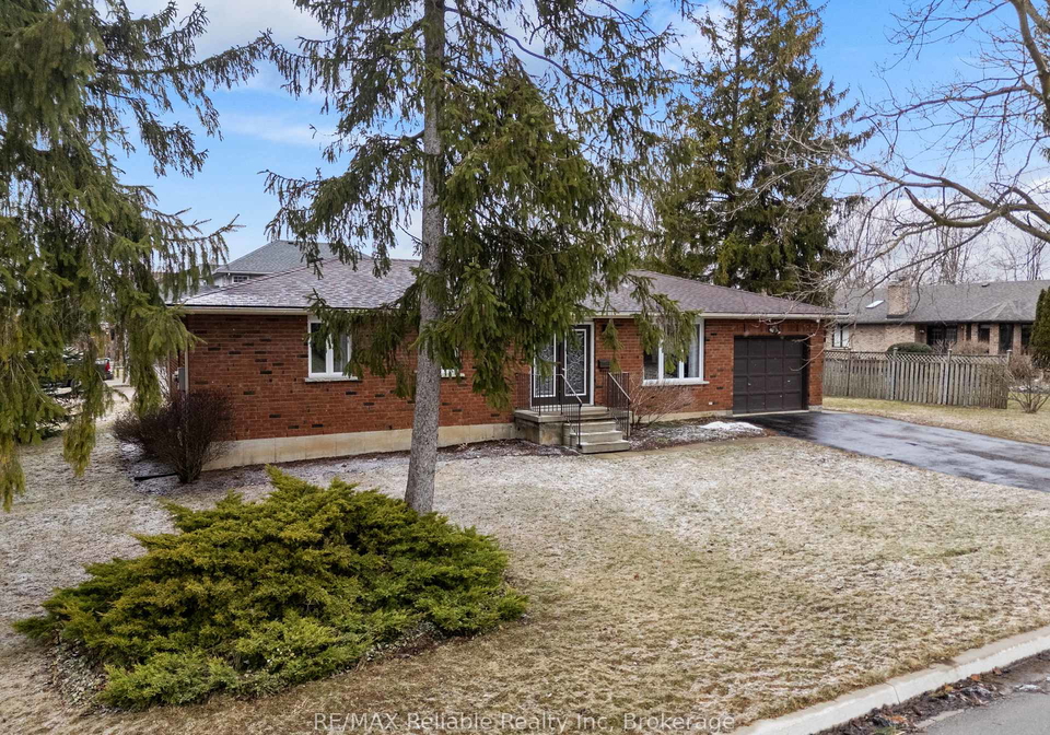 31-cobourg-street-west-perth-ontario-x12924938