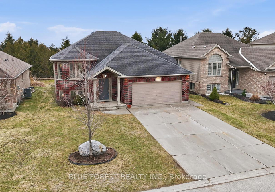 123-watson-street-lucan-biddulph-ontario-x12925404