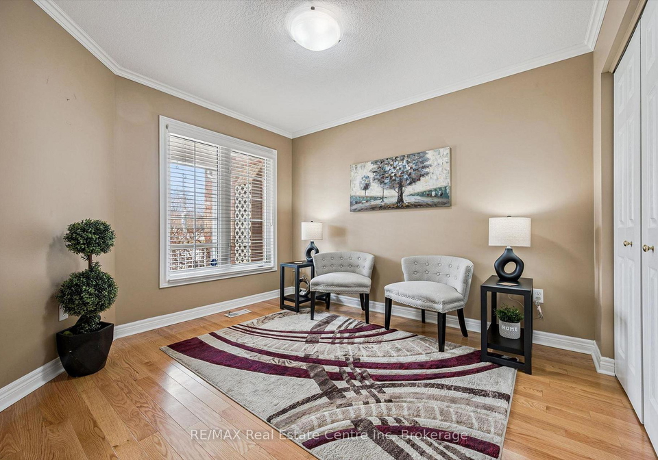 33-thornton-street-guelph-ontario-x12926078