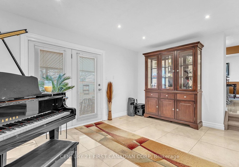 10-alayne-crescent-london-south-ontario-x12926224