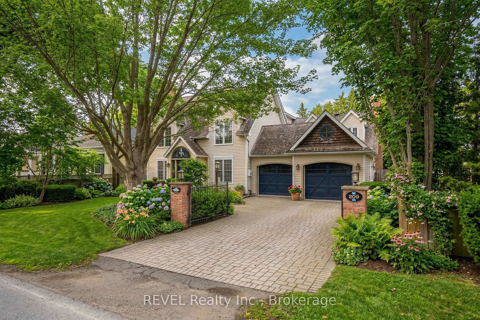 209-john-street-niagara-on-the-lake-ontario-x12926978