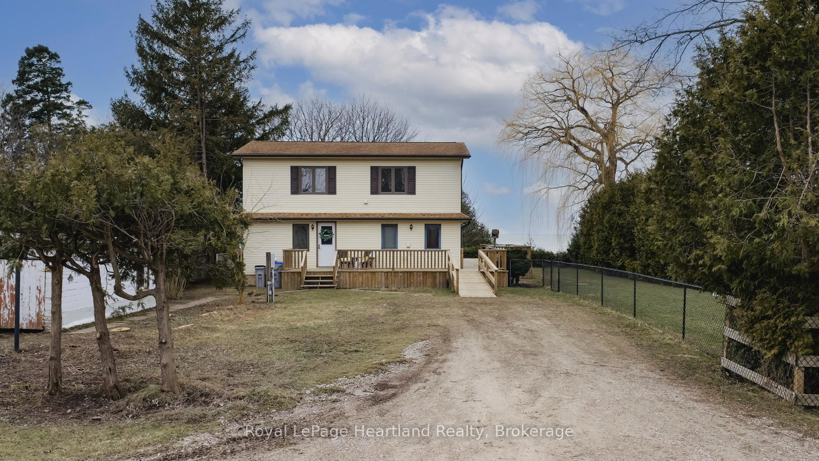 75587-elliot-street-n-bluewater-ontario-x12927022