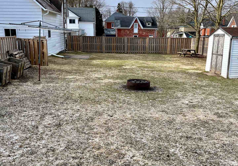 8-west-st-west-street-perth-east-ontario-x12927276