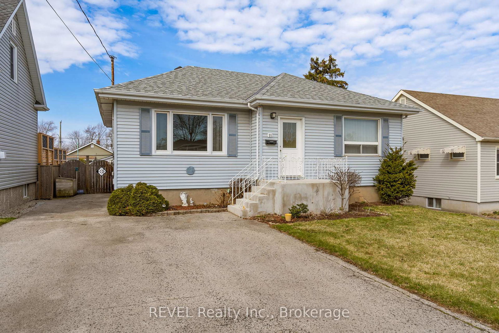 11-melrose-avenue-st-catharines-ontario-x12927332