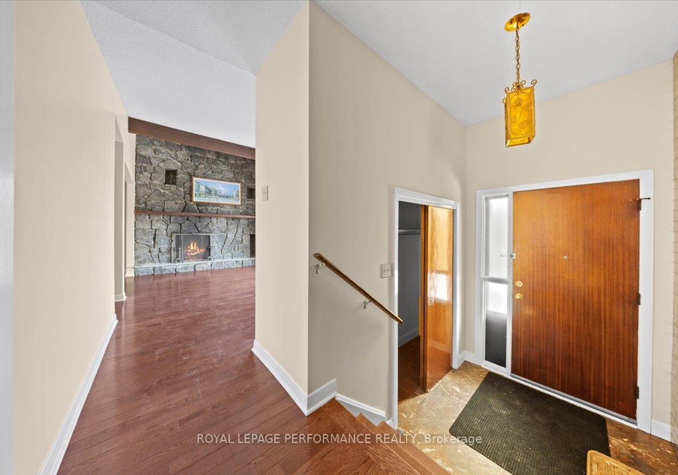 2212-st-laurent-boulevard-ottawa-ontario-x12927430