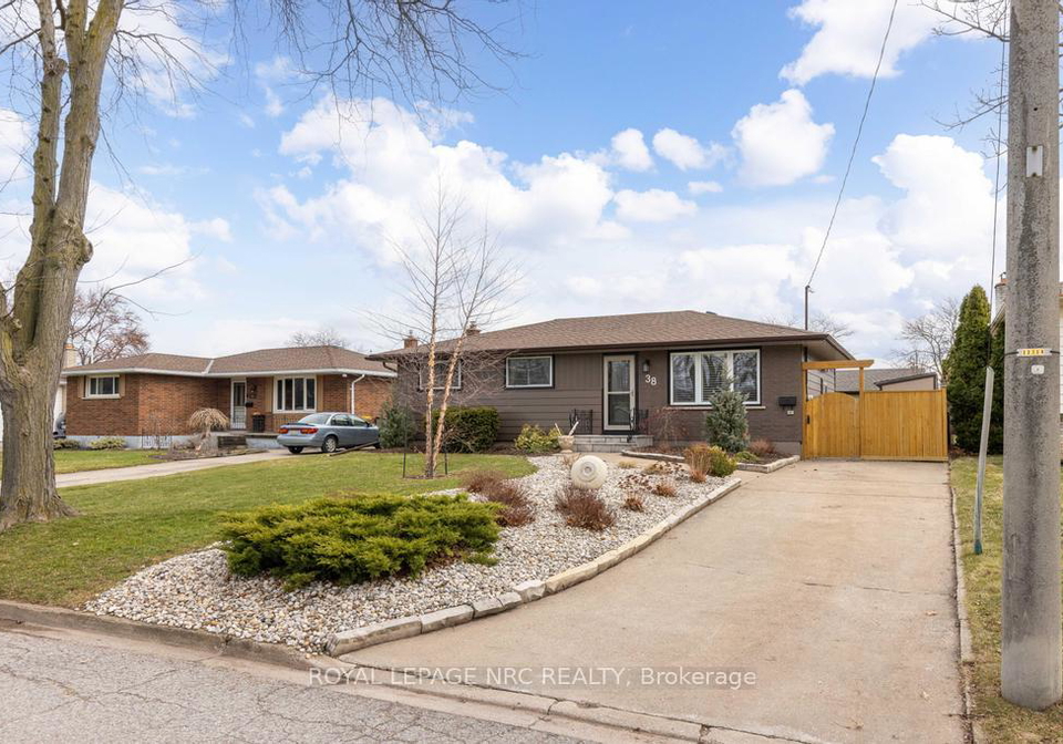 38-lanark-crescent-st-catharines-ontario-x12927448