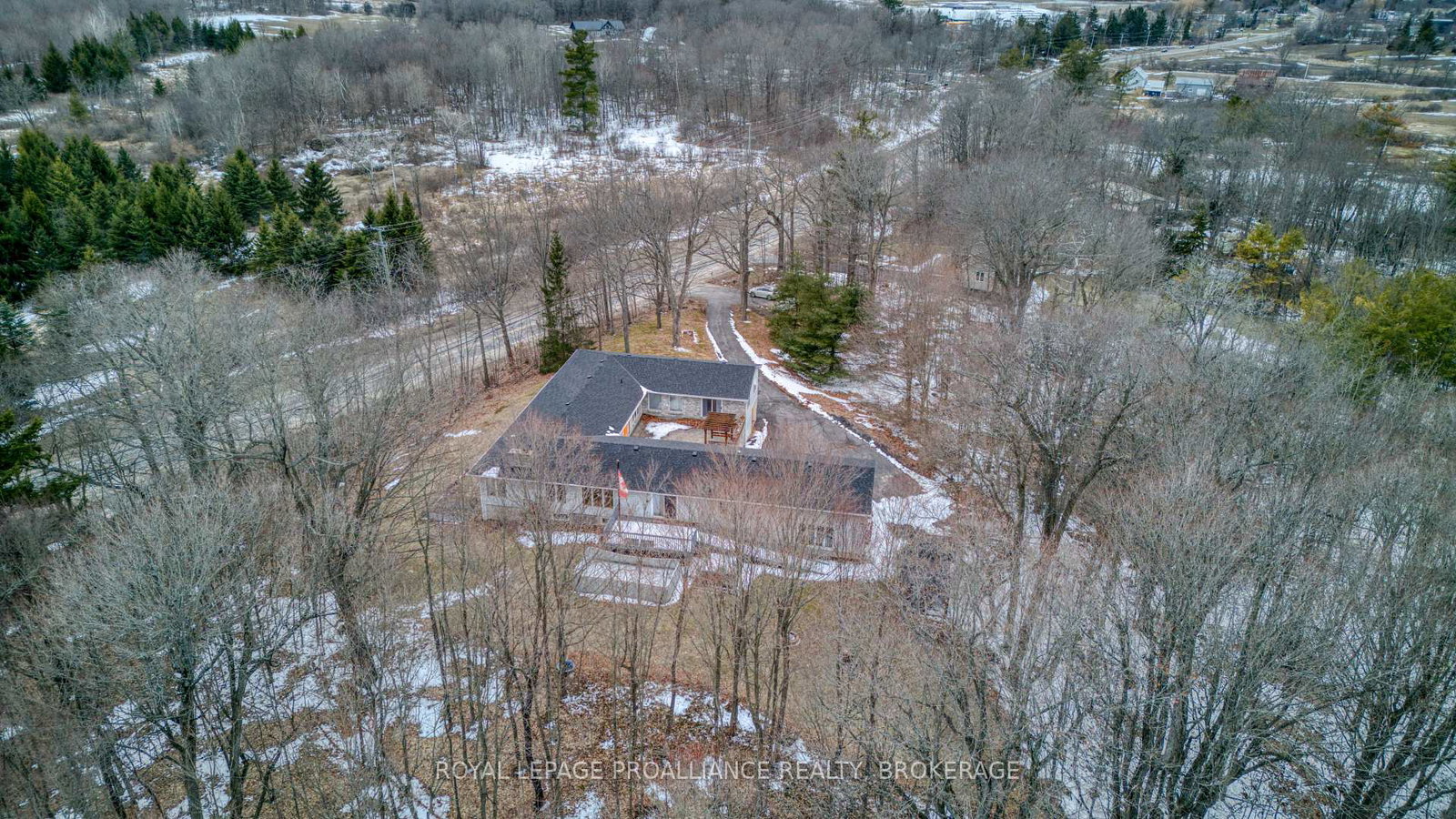 5034-highway-2-gananoque-ontario-x12927574