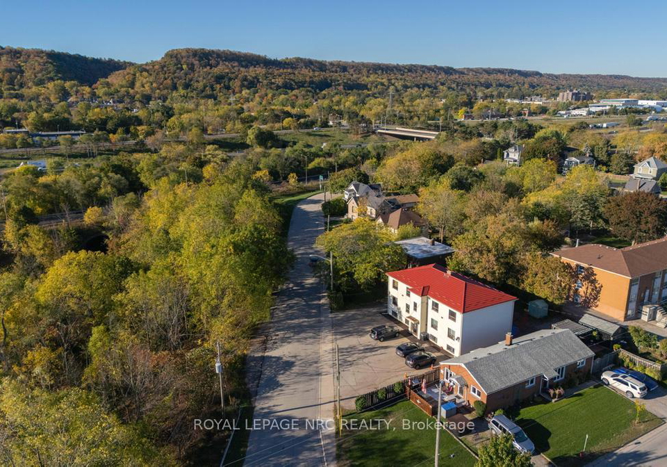 389-elizabeth-street-grimsby-ontario-x12927886