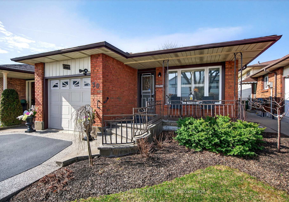 30-basin-crescent-hamilton-ontario-x12928102