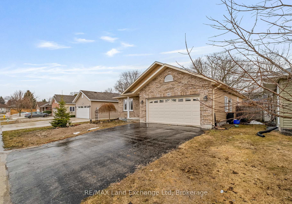 401-carling-terrace-north-huron-ontario-x12928268