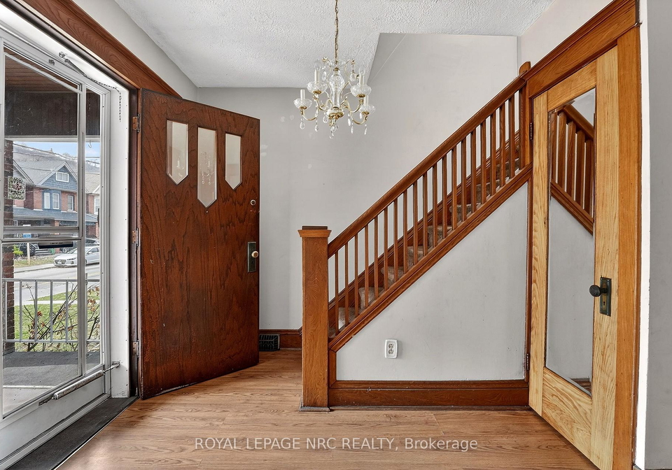 227-cumberland-avenue-hamilton-ontario-x12929052