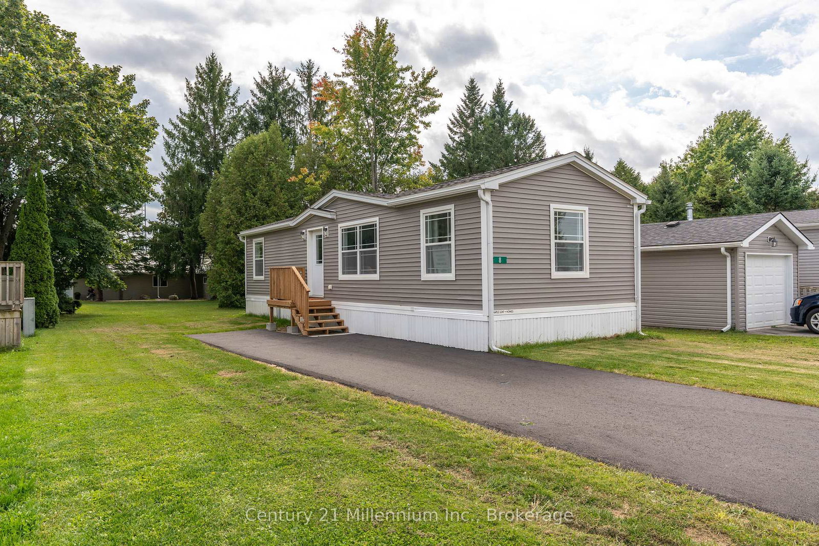 8-sussex-square-georgian-bluffs-ontario-x12929266