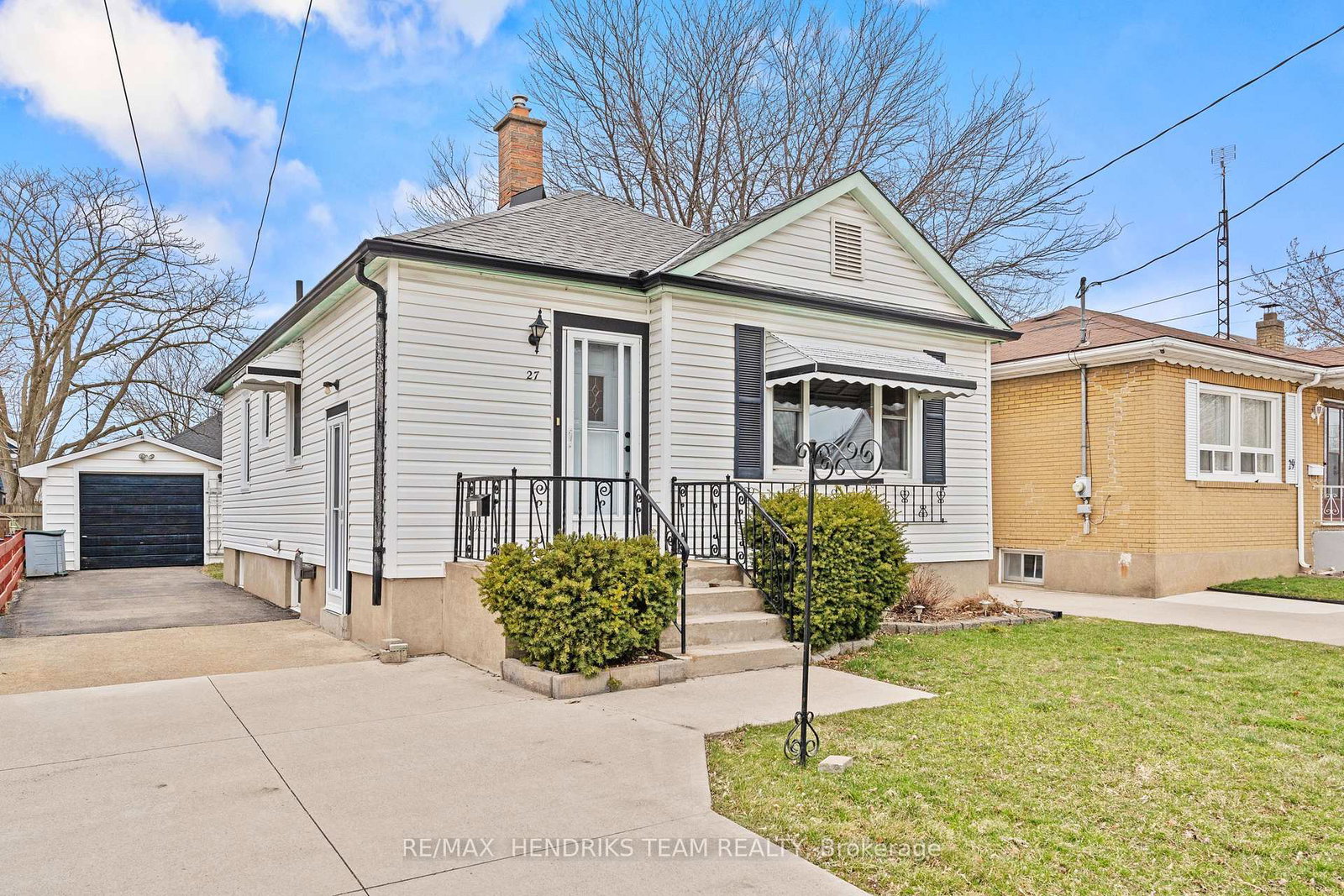27-lorne-street-st-catharines-ontario-x12930264