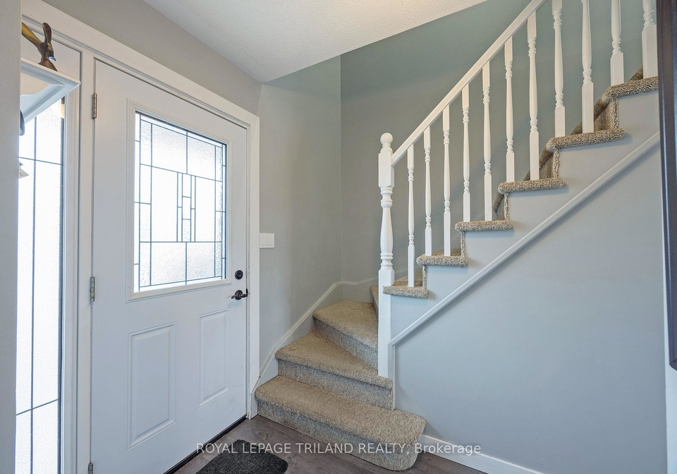 24-farmington-drive-st-thomas-ontario-x12930298