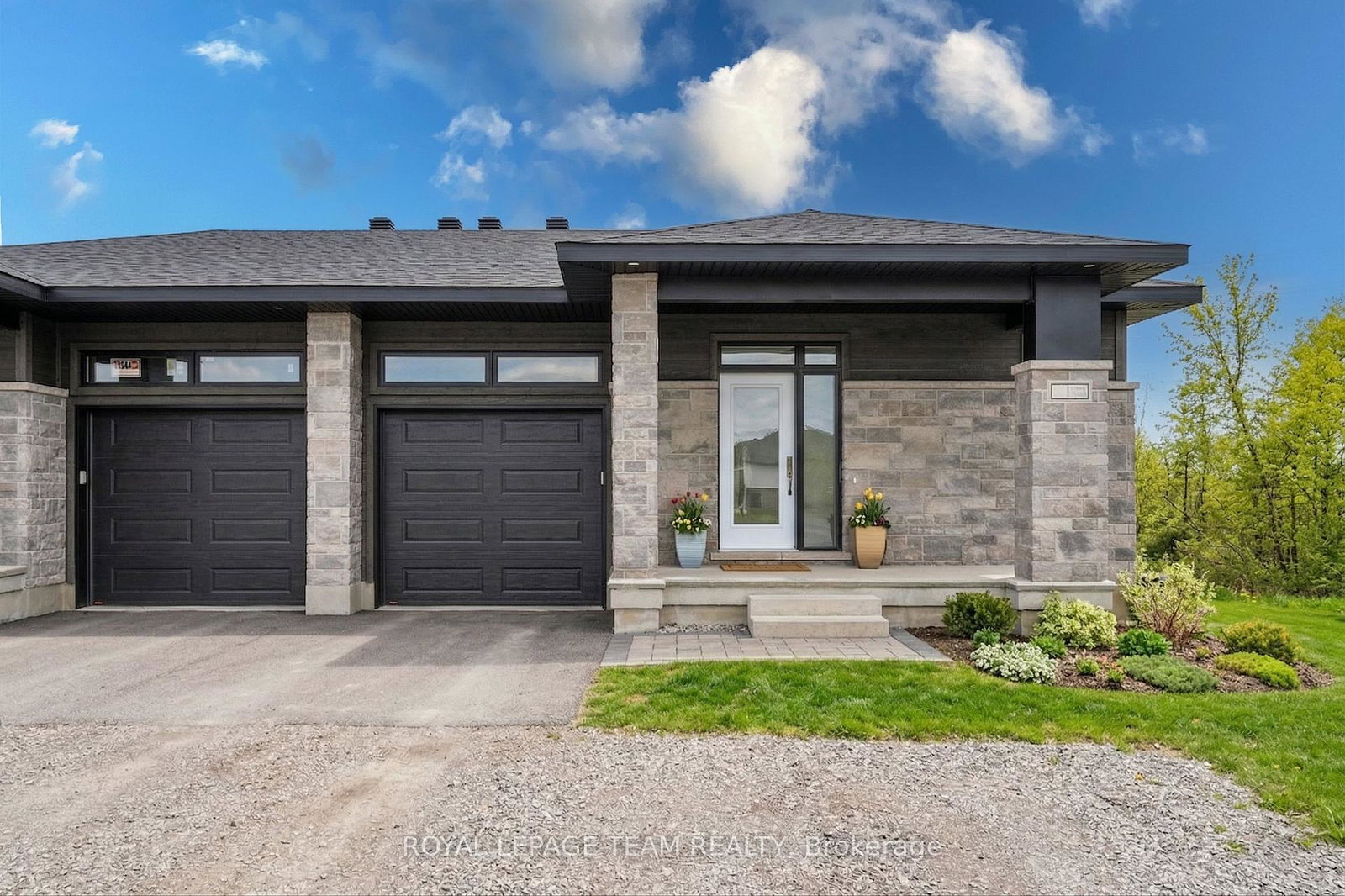 1108-moore-street-brockville-ontario-x12930390