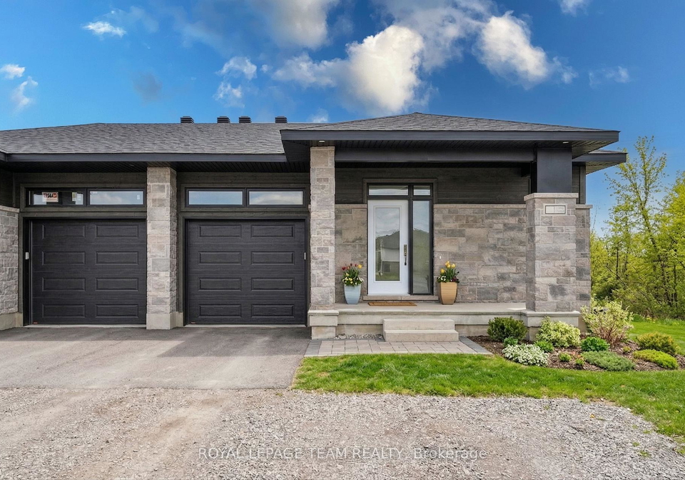1108-moore-street-brockville-ontario-x12930390