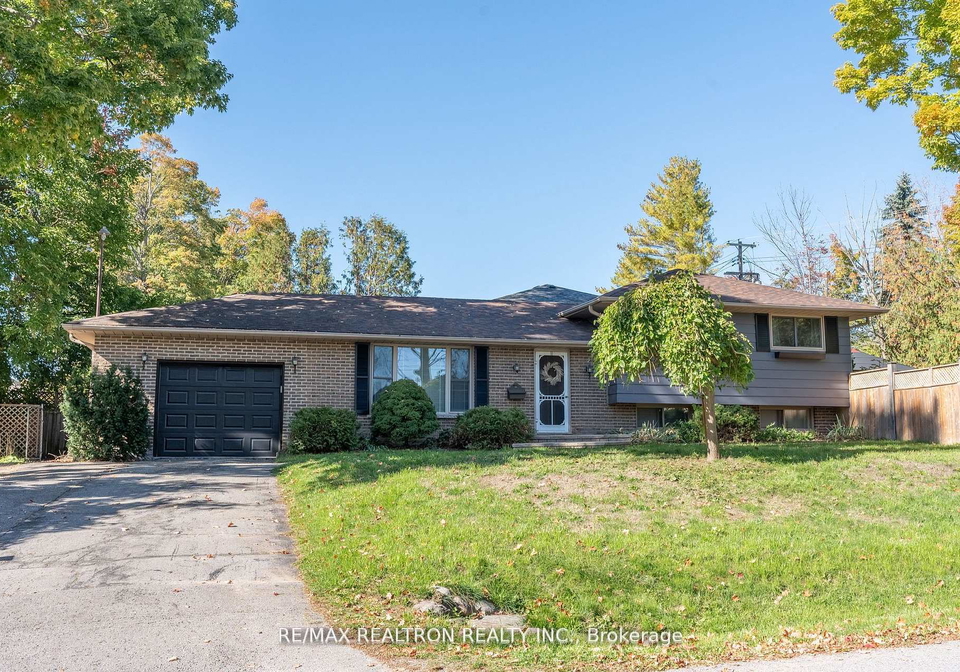 323-lindan-avenue-w-selwyn-ontario-x12930554