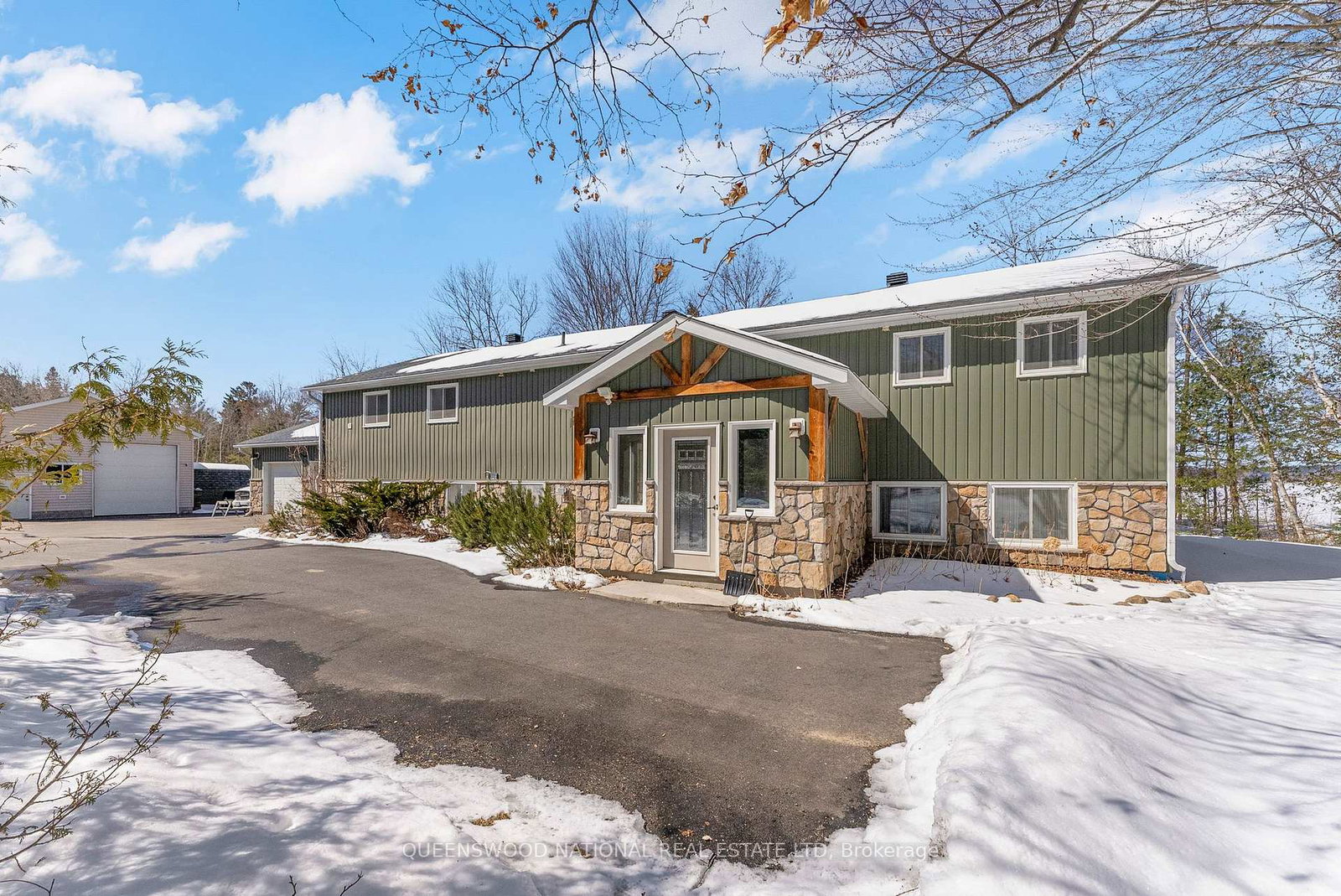 42125-combermere-road-ne-madawaska-valley-ontario-x12932932