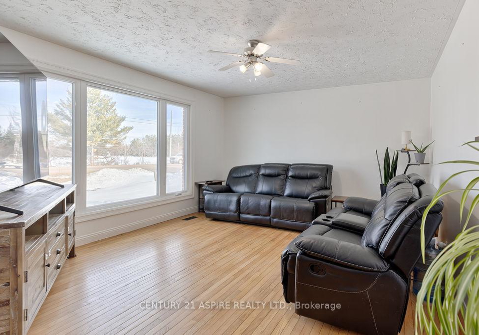 3241-b-line-road-laurentian-valley-ontario-x12932952