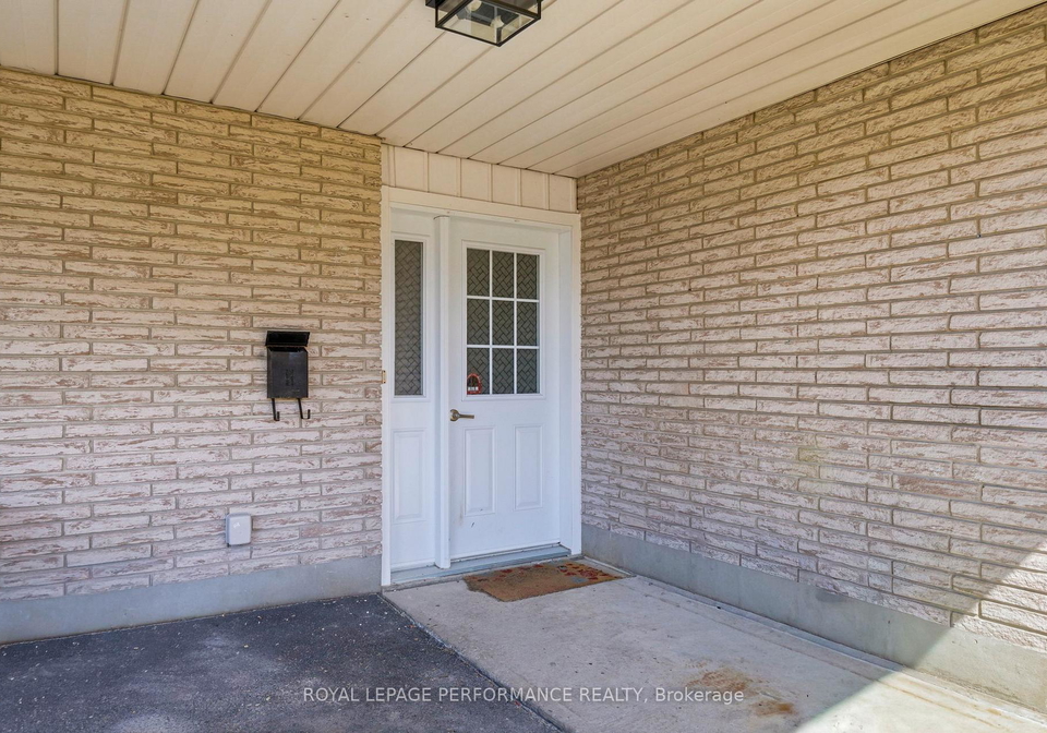 2703-ross-avenue-cornwall-ontario-x12933040