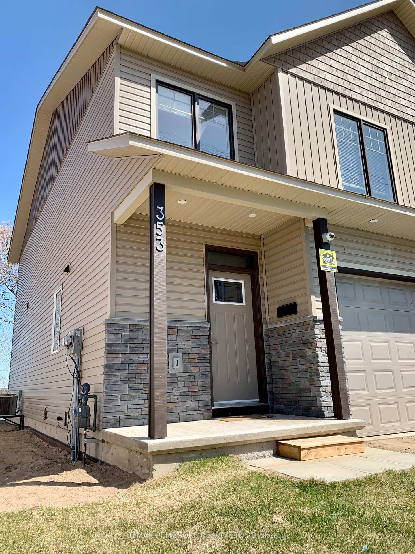 353-nelson-street-pembroke-ontario-x12933334