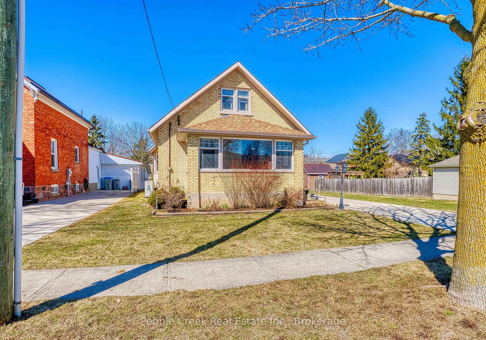 10-centre-street-bluewater-ontario-x12933528