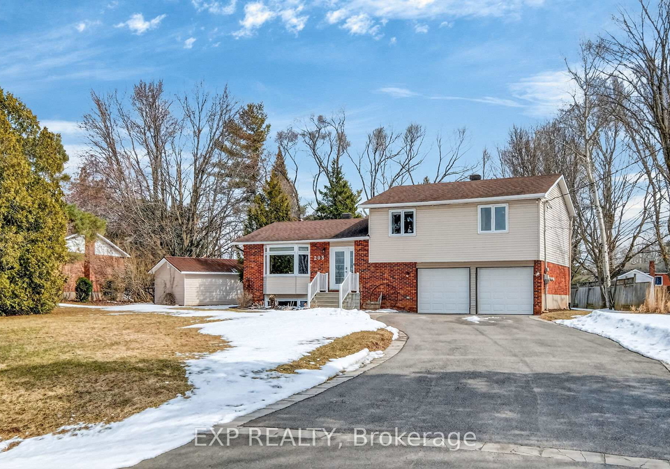 203-stanley-crescent-russell-ontario-x12933802