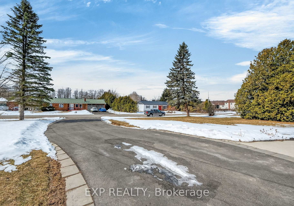 203-stanley-crescent-russell-ontario-x12933802