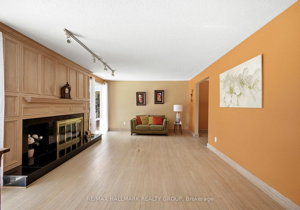 59-ashgrove-crescent-ottawa-ontario-x12933830