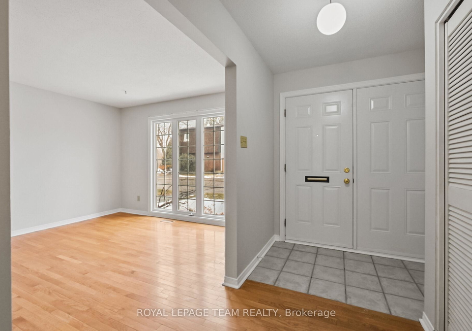 386-kintyre-private-ottawa-ontario-x12933864