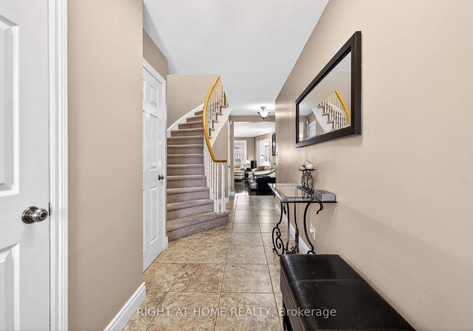 32-perthshire-court-hamilton-ontario-x12933926