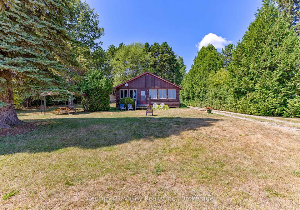 1077-lake-clear-road-bonnechere-valley-ontario-x12933940