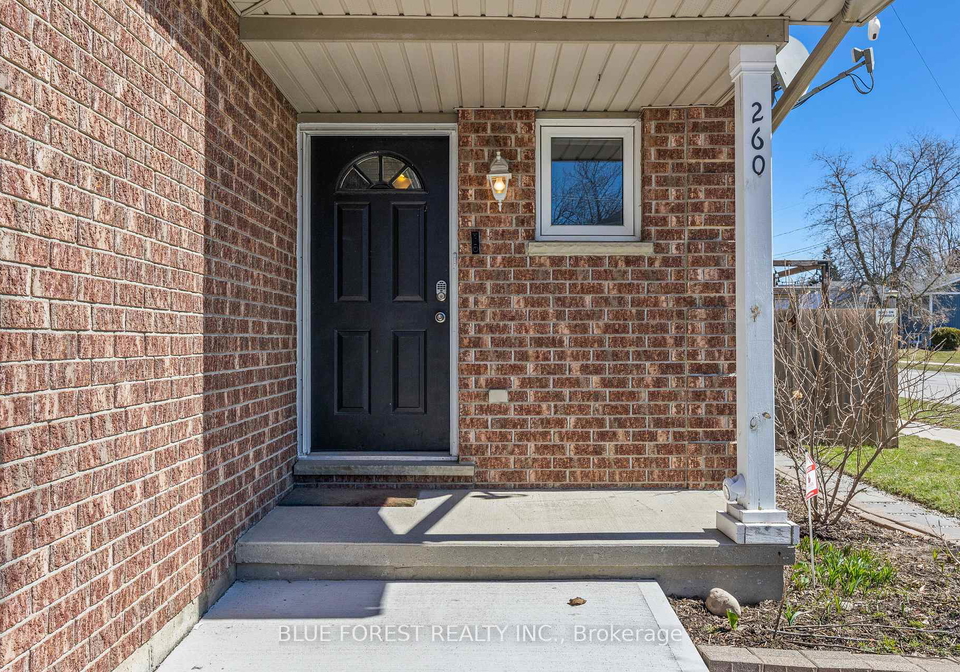 260-oak-street-lucan-biddulph-ontario-x12934010