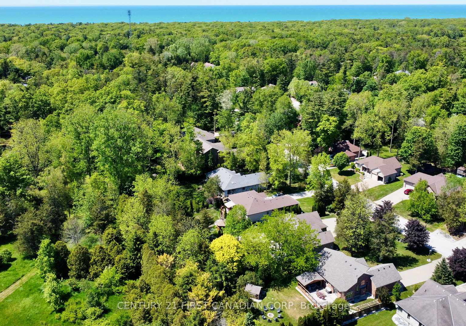 10159-meadowlilly-crescent-lambton-shores-ontario-x12934062
