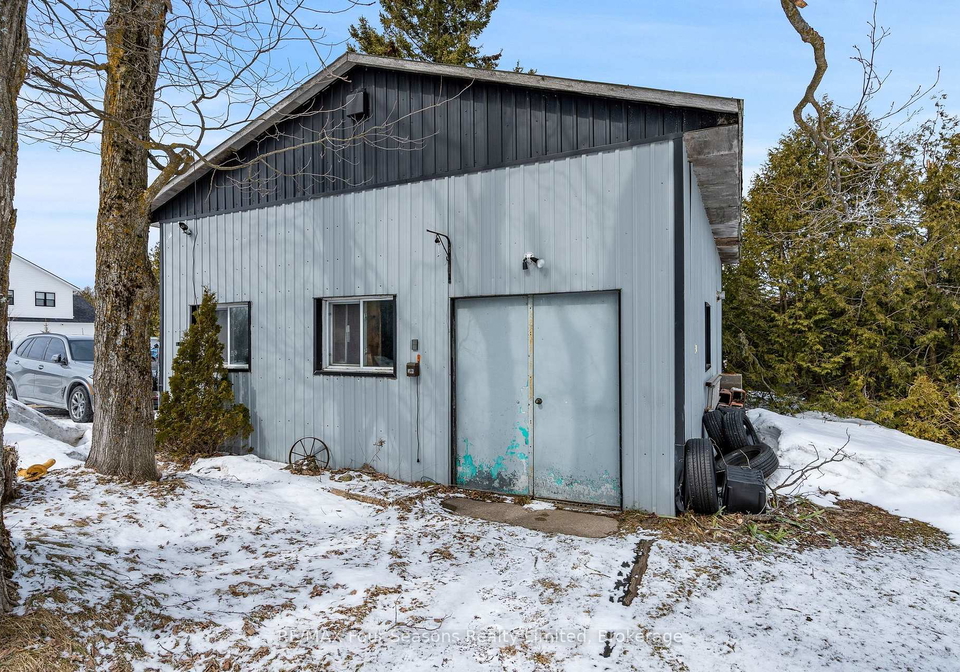 595365-4th-line-blue-mountains-ontario-x12934124