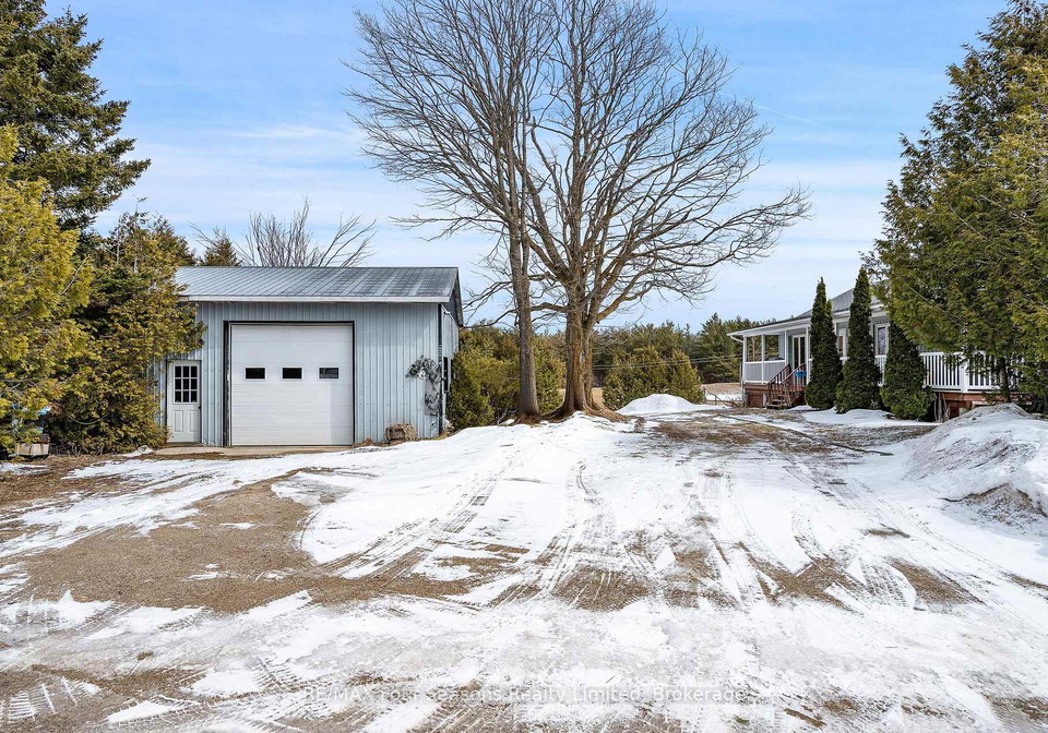 595365-4th-line-blue-mountains-ontario-x12934124