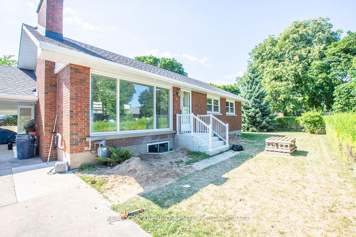 21-brisbane-glen-st-catharines-ontario-x12934290