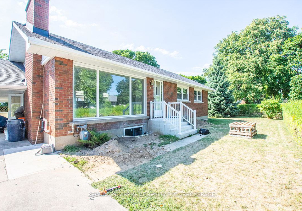 21-brisbane-glen-st-catharines-ontario-x12934290